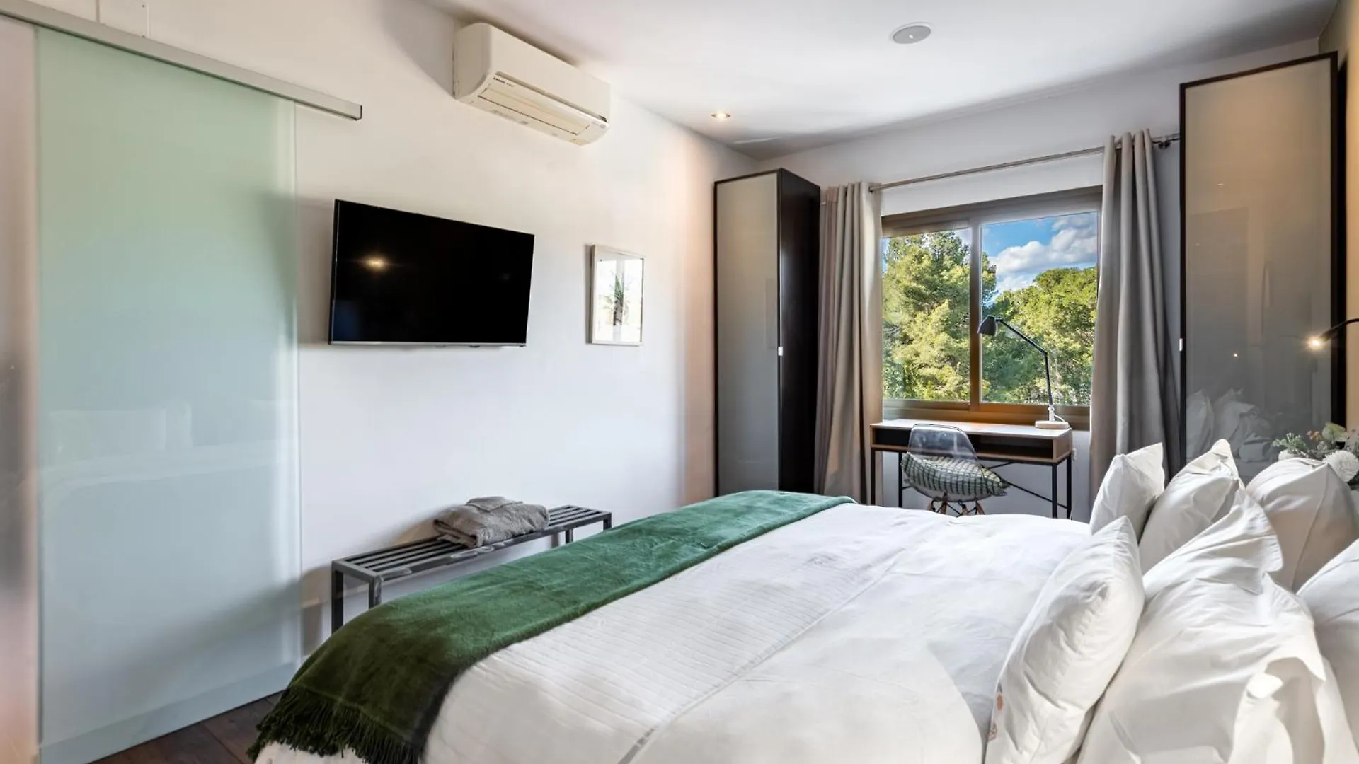 Luxurious Apartment In 5-Star Hotel Del Golf Marbella Spain