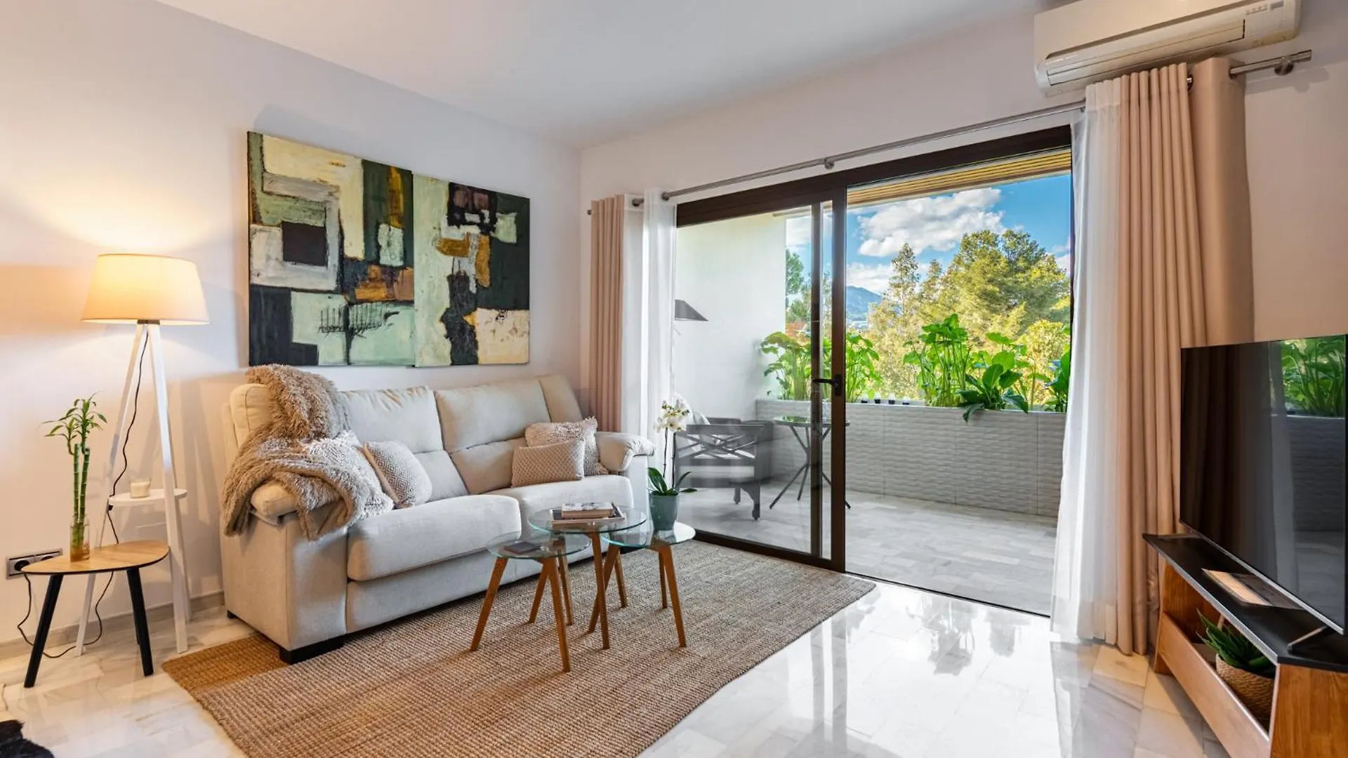 Luxurious Apartment In 5-Star Hotel Del Golf Marbella Spain